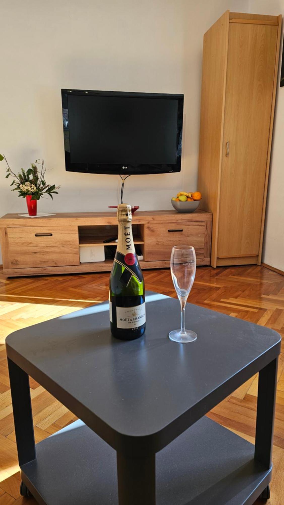 Apartment 22 Omiš Екстериор снимка