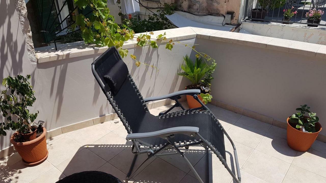 Apartment 22 Omiš Екстериор снимка