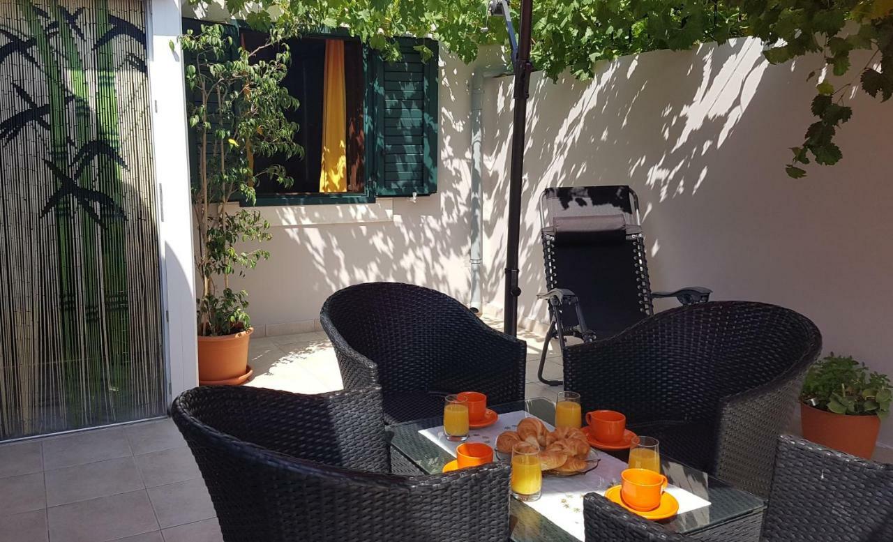 Apartment 22 Omiš Екстериор снимка