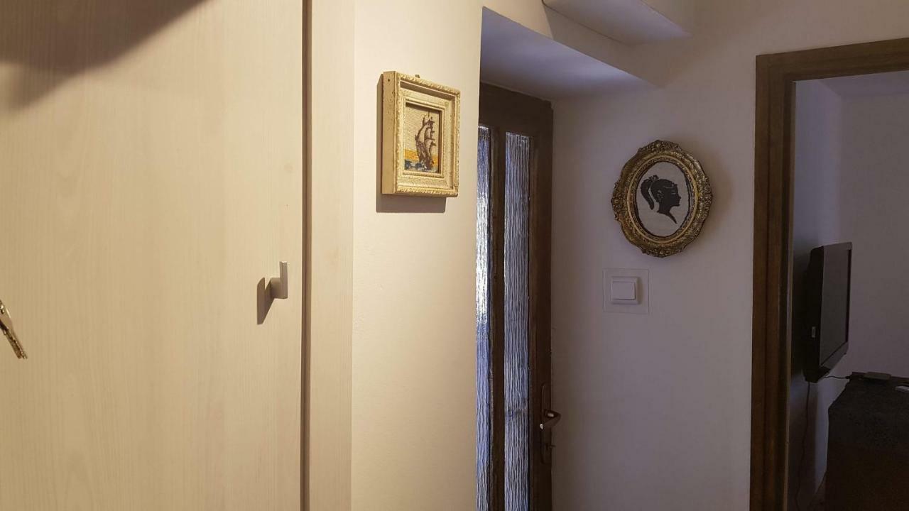Apartment 22 Omiš Екстериор снимка